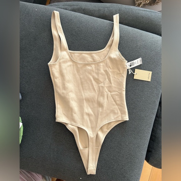 Aritzia Bodysuit Tank Beige Size M - Picture 2 of 3